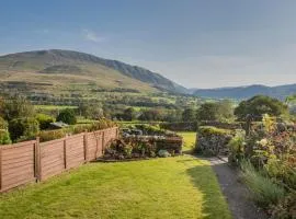 3 Bed in Keswick oc-sz227