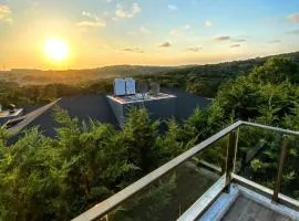 forest villa, 6 minutes from the airport