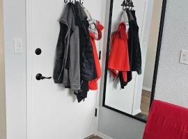 Mt Spokane ski condo, ξενοδοχείο σε Mead