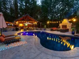 Pool • Hot Tub • Movie Theater • Games • 3 Decks