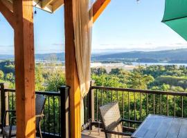 Panoramic River Views - Nature Framed in Every Window, hotel a Kalama