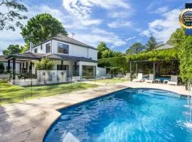 Jasmine House - Pet Friendly with Swimming Pool