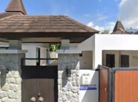 Luxury 3 Bedroom BOTANICA Villa with Private Pool Monthly Stays and just mins to Boat Avenue plus Beaches, ξενοδοχείο σε Ban Phru Champa