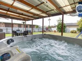 Villa Maris - Pet Friendly with Spa & Fire Pit