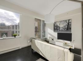Chic & Modern Apartment In The Heart Of Downtown, hotel in Victoria