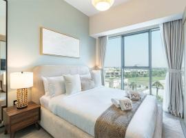 PVH - Modern 1BR with Golf Course View - Golf Gate, hotel in Dubai Marina