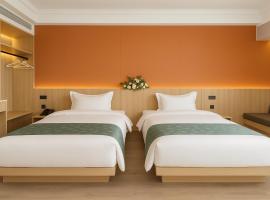 Bishkek Crystal Luxury Smart Hotel Ala-Too Square Branch, hotel in Bisjkek