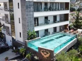 Ilio Boutique Swim Up Rooms