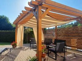 Apartment in Smrzovka 51888, hotel i Smržovka