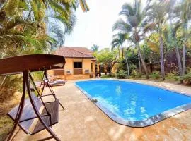 Yellow hourse Luxury Pool Villa