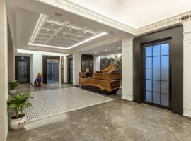 ZIBE Luxe Hyderabad by GRT Hotels, hotel in Hyderabad