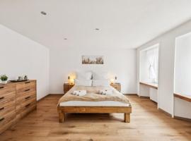 Altstadtidyll am See 1 - 6 Personen I Ruhig - Balkon - Parkplatz - nahe Bahnhof und Autobahn, hotel in Weesen