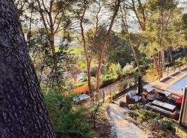 Le Mas des Roches à Velaux, hotel v destinaci Velaux