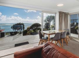 Te Moana Waterfront - beachside accommodation, hotel near New Plymouth Airport - NPL, 