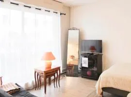 Charming bright apartment near Vincennes