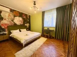 Boutique Central 2 BR Apartment