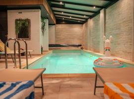 So'Lodge Spa & Piscine, hotel in Gavrelle