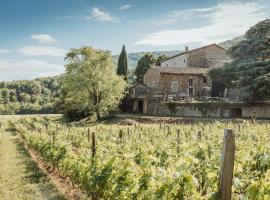 Gîtes de Mirabel Charmis, hotel v destinaci Charmes-sur-Rhône