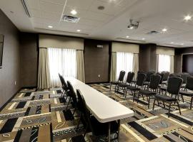 Holiday Inn Express & Suites - Cleveland Northwest by IHG, hotel in Cleveland