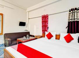 Flagship D.M.2 Resort, hotel v destinaci Bāgnān