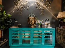 SW1 Lodge, five-star hotel in Somerset West