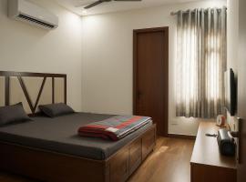 STAY ROTAL VILLA BNB 1st F, ξενοδοχείο σε Kharar