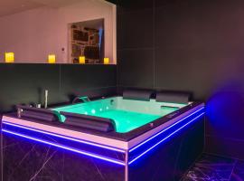 La Parenthèse Sensuelle - love room, hotel in Brest