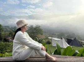 ป๊ะกั๋นแคมป์ปิ้งฮิลล์สะปัน, hotel a Ban Huai Ti