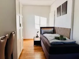 Premium Quartier Merseburg - 6 Schlafzimmer - bis 12 Personen - Transporter-Parkplatz - WLAN