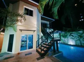 3BR Pool Villa Beach Access Patumnak Hill