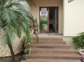 POUSADA ELSHADAY Centro, hotel in Osvaldo Cruz