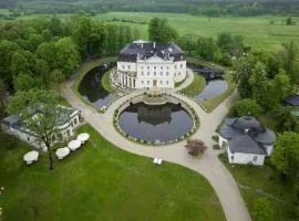 Pałac Popielów w Kurozwękach, Apartament w Oficynie - A