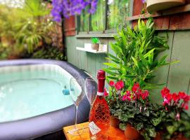 Durham Hot Tub - Steam Spa - Eco Retreat - Pizza Oven - Log Burner - Pets Ok - Garden、Langley Parkのホテル