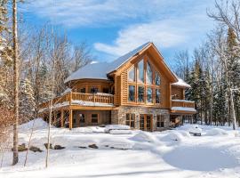 Fiddler Lake Resort Chalet 76 Deer, hotel in Mille-Isles