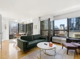 2bd River North Million Dollar Views! Parking Incl condo