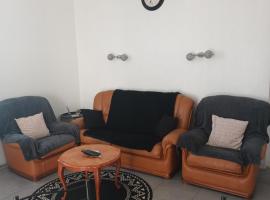 Appartement meublé avec deux chambres, ξενοδοχείο στο Μουλέν