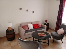 65 m2 full-foot apartment in a house with garden and private entrance, hotel v destinaci Toruň