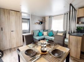 Camping les dunes de contis, hotel v destinaci Saint-Julien-en-Born