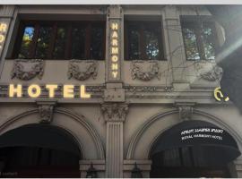 Royal harmony hotel, hotel en Itʼkhvisi