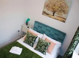 Spacious 2-Bed Apartment