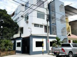 Golden Suite Miraflores、Castillaにあるカピタン・FAP・ギジェルモ・コンチャ・イベリコ国際空港 - PIUの周辺ホテル