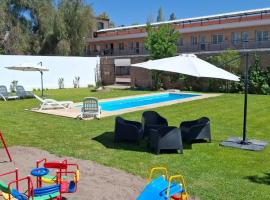 Hotel Dalai, &xi;&epsilon;&nu;&omicron;&delta;&omicron;&chi;&epsilon;ί&omicron; &mu;&epsilon; &pi;ά&rho;&kappa;&iota;&nu;&gamma;&kappa; &sigma;&epsilon; &Mu;&epsilon;&nu;&tau;ό&sigma;&alpha;