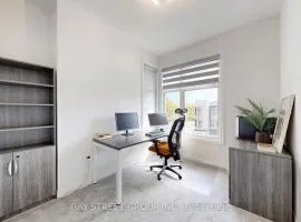 Modern in Richmond Hill