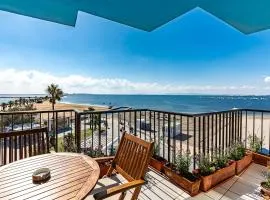 Encantador apartamento con vistas al mar y AC