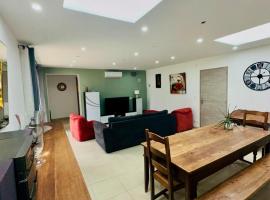 L escapade de l'Ancien Rail, hotel in Pouilly-sous-Charlieu