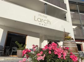 Hotel Larch, хотел в Кампо ди Тренс