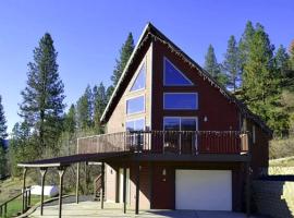Modern Mountain Cabin Rental with Luxury Amenities near Boise, Idaho, property with onsen in Boise