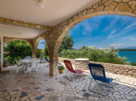Apartment in Klimno - Insel Krk 14302, hotel em Klimno