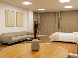 Business office - Studio with garage, hotel in Linda-a-Velha