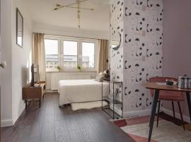 Studio des roses place des Martyrs hyper centre, apartman u gradu Ferme Thibesart